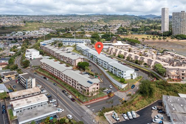 98-660 Moanalua Loop 276, Aiea, HI 96701