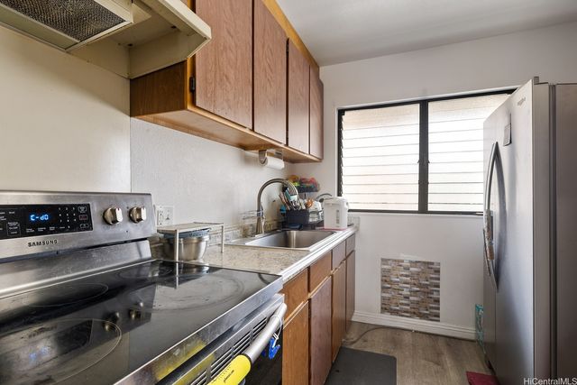 98-660 Moanalua Loop 276, Aiea, HI 96701