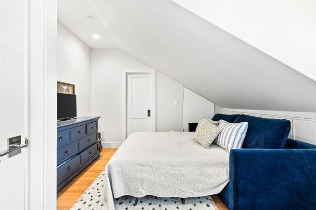 10 Gloucester St 3, Boston, MA 02115