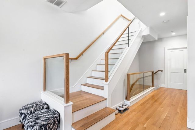 10 Gloucester St 3, Boston, MA 02115