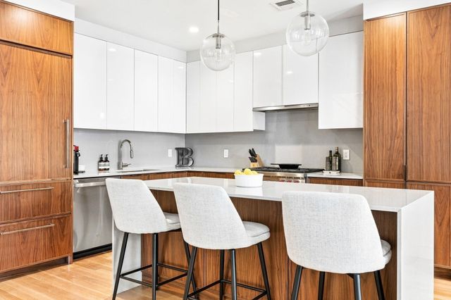 10 Gloucester St 3, Boston, MA 02115