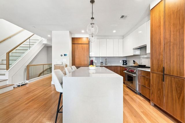 10 Gloucester St 3, Boston, MA 02115