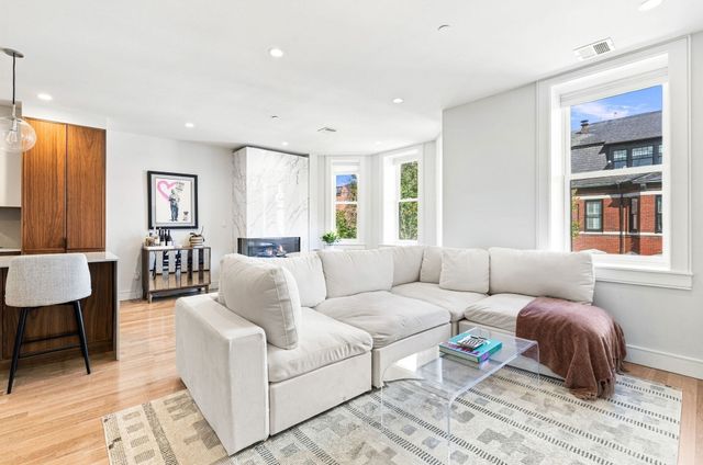 10 Gloucester St 3, Boston, MA 02115