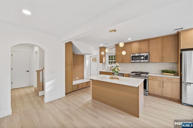 32 Brook Street, Closter, NJ 07624