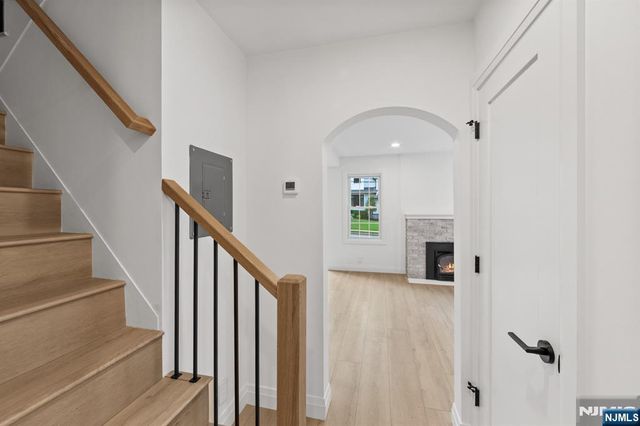32 Brook Street, Closter, NJ 07624