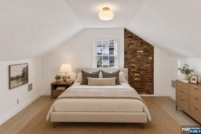 32 Brook Street, Closter, NJ 07624
