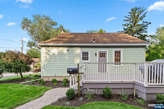 32 Brook Street, Closter, NJ 07624