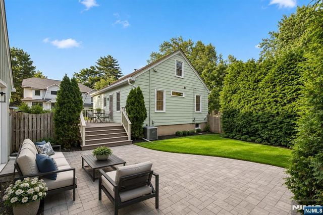 32 Brook Street, Closter, NJ 07624