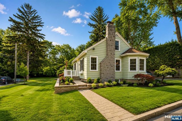 32 Brook Street, Closter, NJ 07624