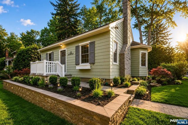 32 Brook Street, Closter, NJ 07624