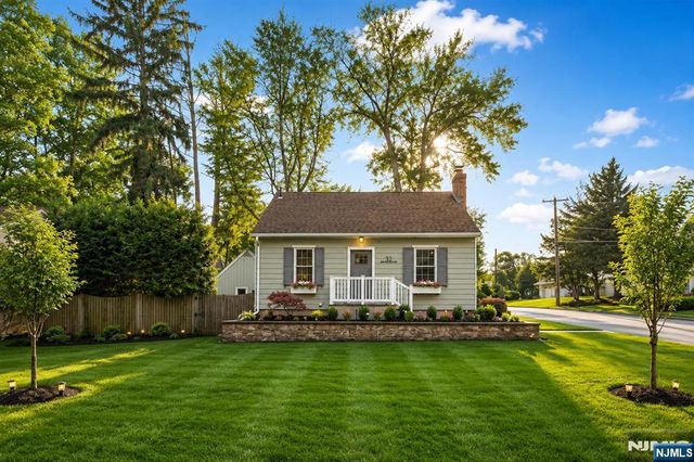 32 Brook Street, Closter, NJ 07624