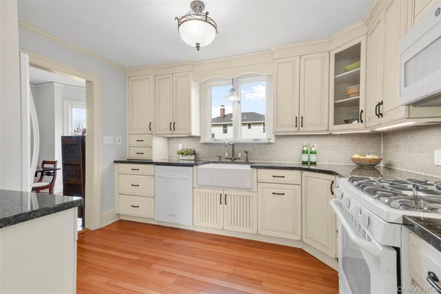 319 Melbourne Avenue, Mamaroneck, NY 10543