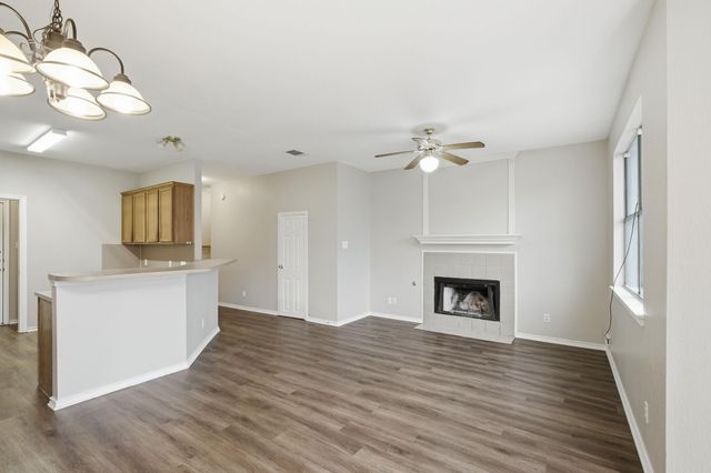 8102 Willet TRL A, Austin, TX 78745