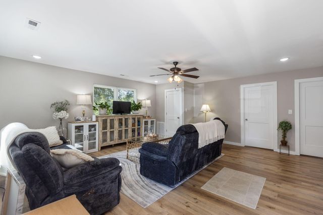 1933 Harle Avenue NW, Cleveland, TN 37311