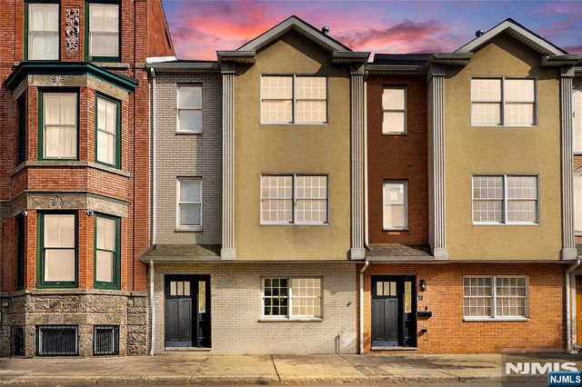 16 E Kinney Street, Newark, NJ 07102