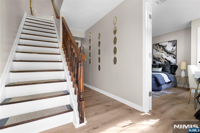 16 E Kinney Street, Newark, NJ 07102