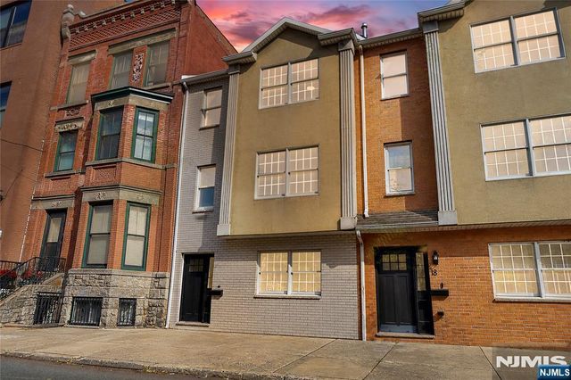 16 E Kinney Street, Newark, NJ 07102