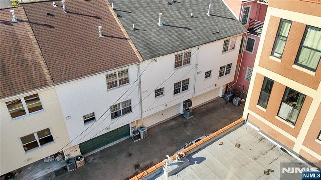 16 E Kinney Street, Newark, NJ 07102