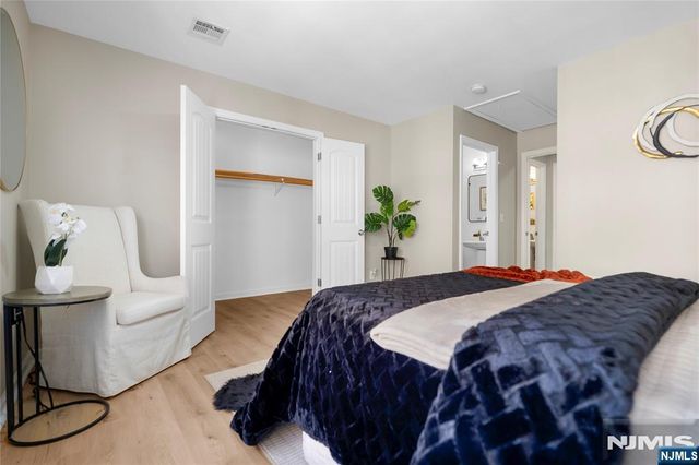 16 E Kinney Street, Newark, NJ 07102