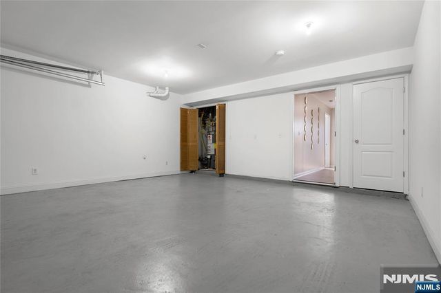 16 E Kinney Street, Newark, NJ 07102