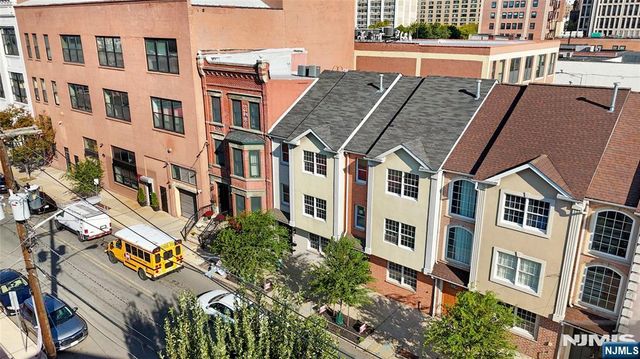 16 E Kinney Street, Newark, NJ 07102