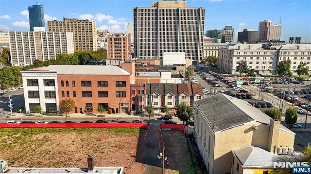 16 E Kinney Street, Newark, NJ 07102