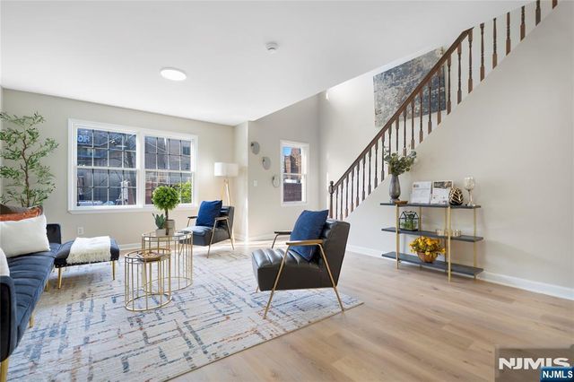 16 E Kinney Street, Newark, NJ 07102