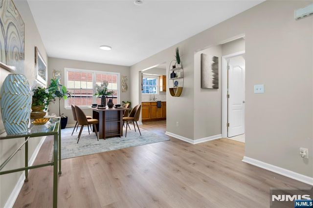 16 E Kinney Street, Newark, NJ 07102
