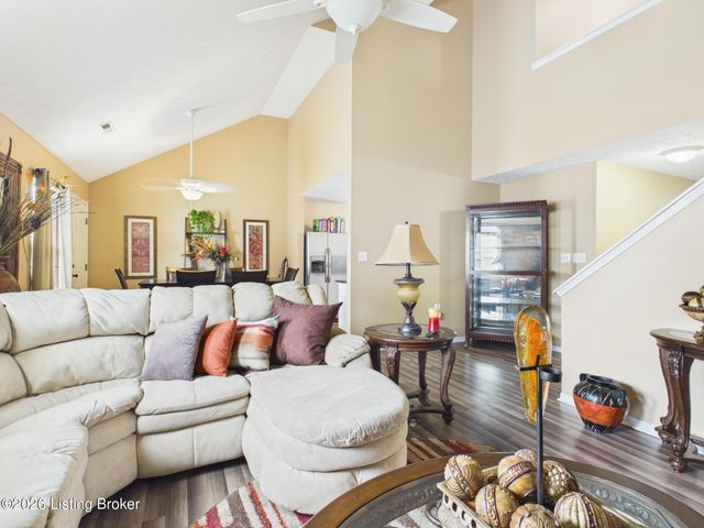 6503 Hunters Chase Ln, Louisville, KY 40258