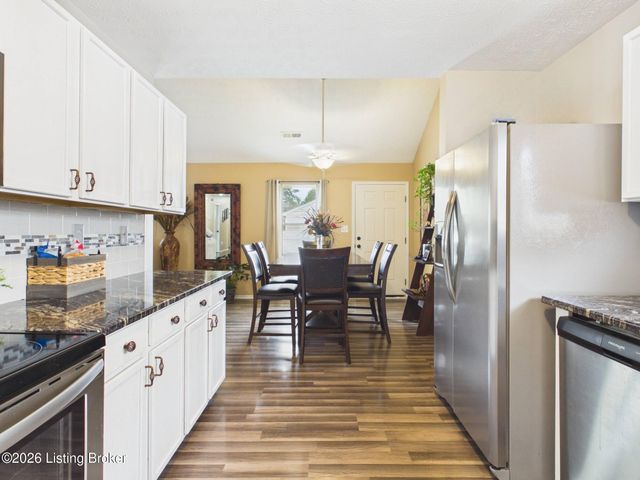 6503 Hunters Chase Ln, Louisville, KY 40258