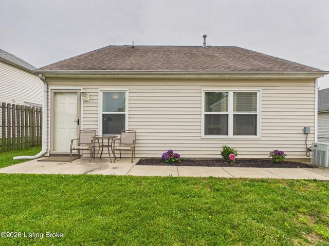 6503 Hunters Chase Ln, Louisville, KY 40258