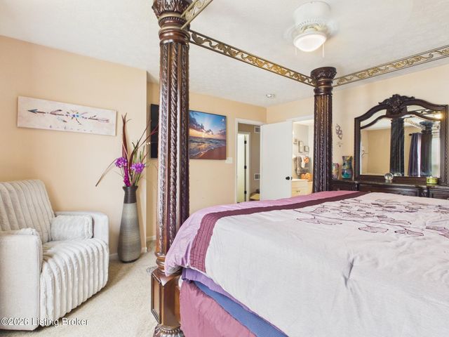 6503 Hunters Chase Ln, Louisville, KY 40258