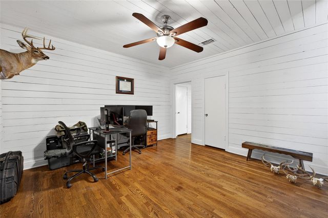 458 N Franklin Street, La Grange, TX 78945