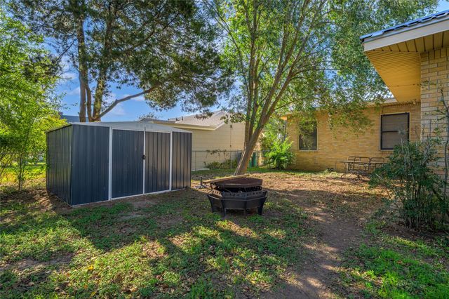 458 N Franklin Street, La Grange, TX 78945