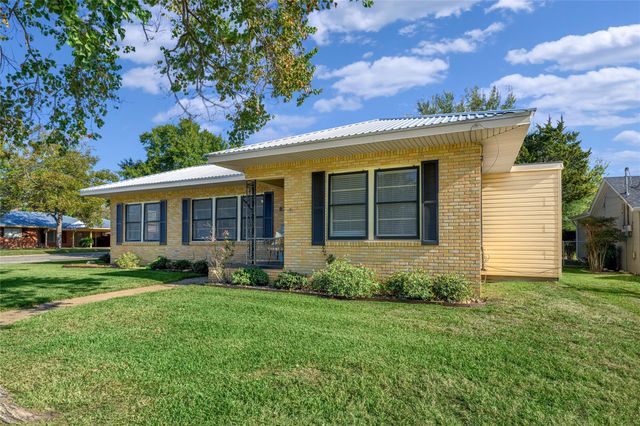 458 N Franklin Street, La Grange, TX 78945