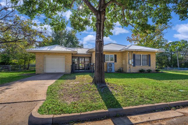 458 N Franklin Street, La Grange, TX 78945