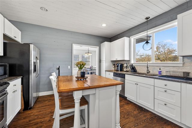 458 N Franklin Street, La Grange, TX 78945