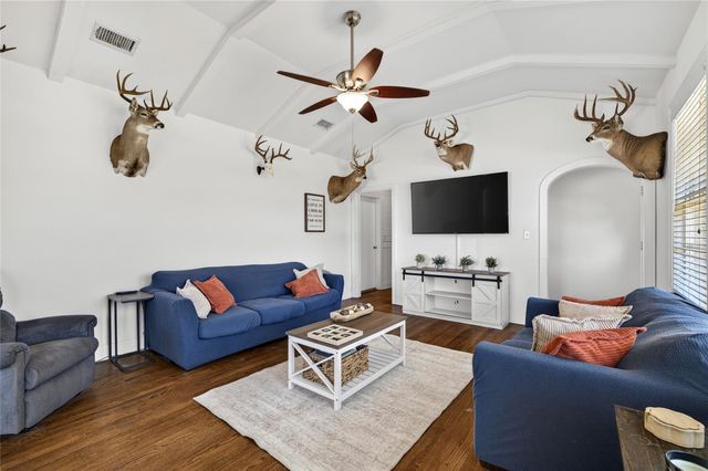 458 N Franklin Street, La Grange, TX 78945