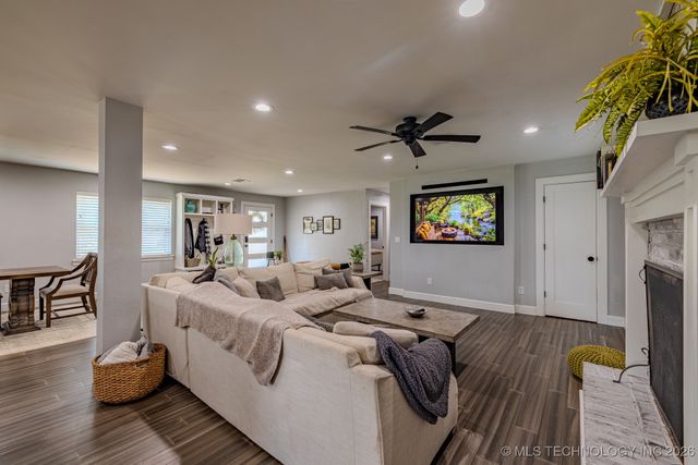 9101 N 165th East Avenue, Owasso, OK 74055