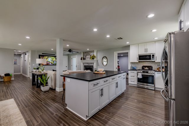 9101 N 165th East Avenue, Owasso, OK 74055