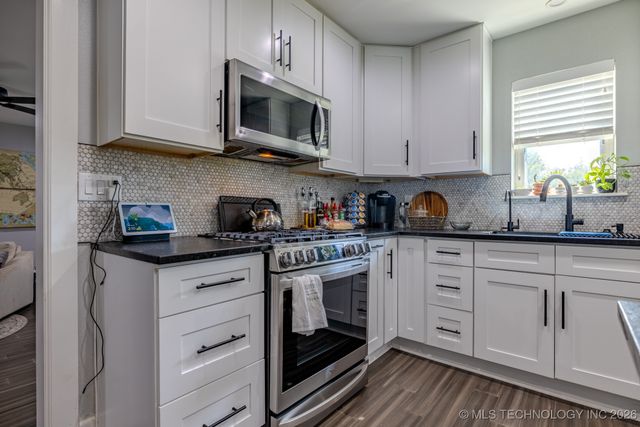 9101 N 165th East Avenue, Owasso, OK 74055