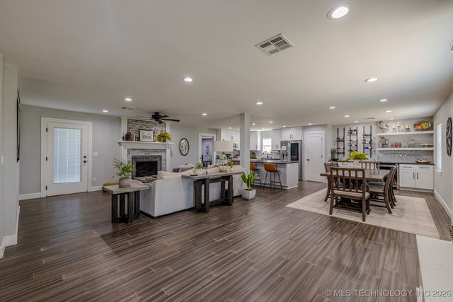 9101 N 165th East Avenue, Owasso, OK 74055