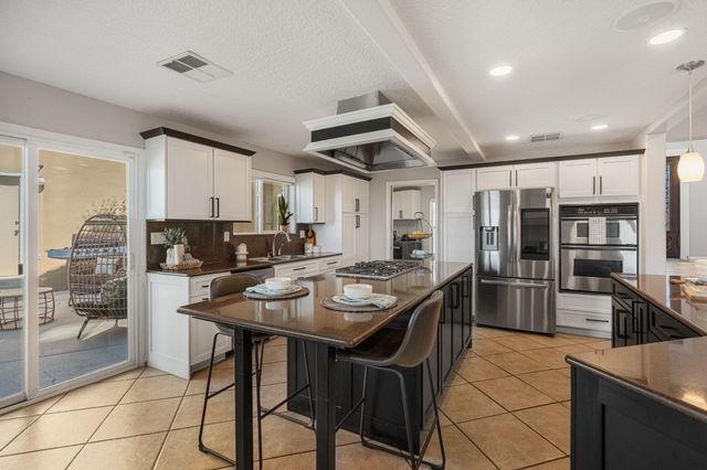 1809 Archuleta Drive NE, Albuquerque, NM 87112