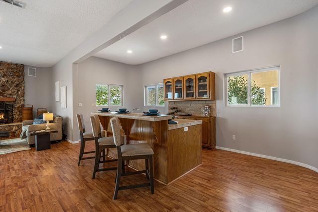 1809 Archuleta Drive NE, Albuquerque, NM 87112