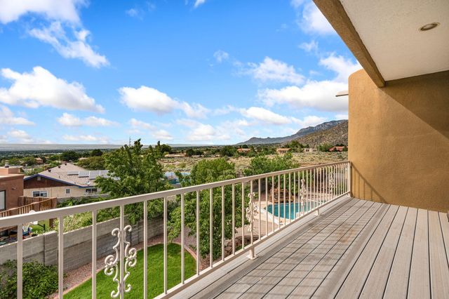 1809 Archuleta Drive NE, Albuquerque, NM 87112