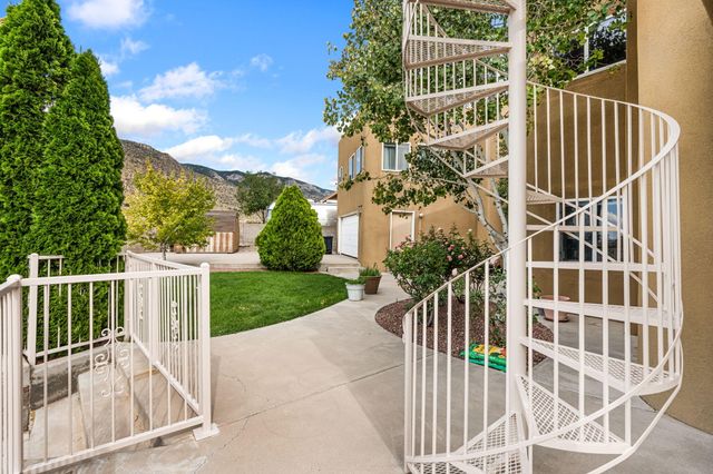 1809 Archuleta Drive NE, Albuquerque, NM 87112