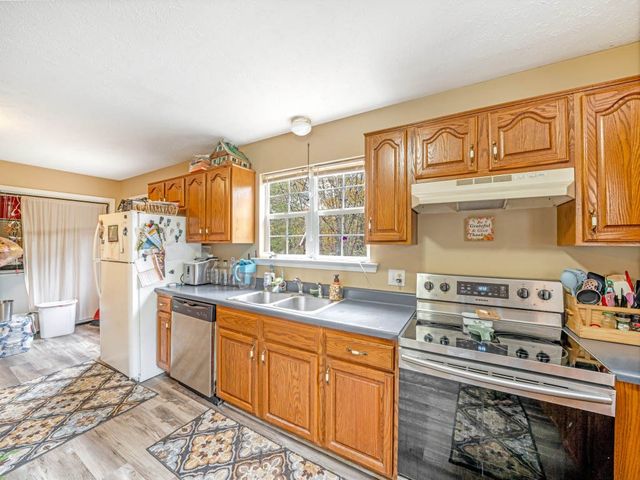 10116 Sneed Pt, Lyles, TN 37098