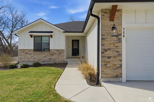 726 Fossilridge Circle, Manhattan, KS 66503