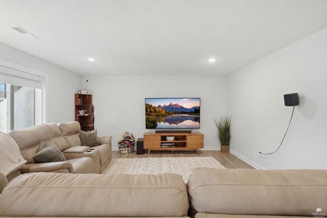 726 Fossilridge Circle, Manhattan, KS 66503