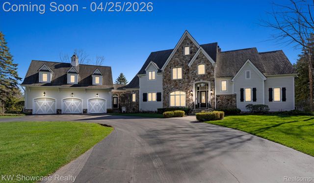 4334 Terra Ridge Drive, Milford Charter Township, MI 48381